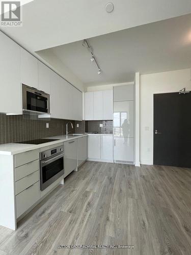 1101 - 2908 Highway 7, Vaughan, ON - Indoor Photo Showing Kitchen