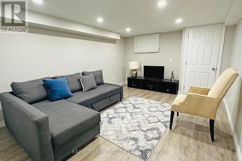 164 Eagle Street, Newmarket (Central Newmarket), ON - Indoor