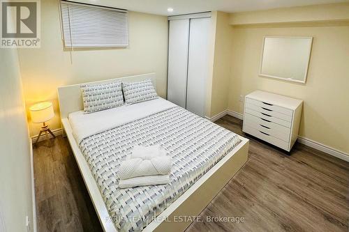 164 Eagle Street, Newmarket (Central Newmarket), ON - Indoor Photo Showing Bedroom