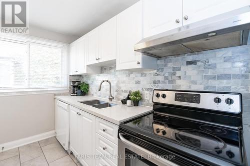 164 Eagle Street, Newmarket (Central Newmarket), ON - Indoor Photo Showing Kitchen With Double Sink