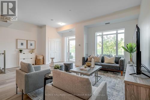 Th 33 - 11750 Ninth Line, Whitchurch-Stouffville (Stouffville), ON - Indoor Photo Showing Living Room