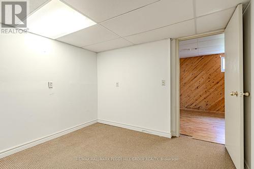 34 Strabane Avenue, Barrie, ON - Indoor Photo Showing Living Room