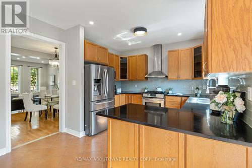 1050 Lonsdale Lane, Oakville (Iroquois Ridge North), ON - Indoor Photo Showing Kitchen With Double Sink