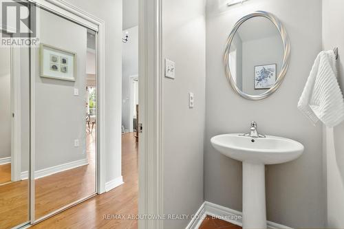 1050 Lonsdale Lane, Oakville, ON - Indoor Photo Showing Bathroom