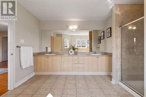 1050 Lonsdale Lane, Oakville, ON - Indoor Photo Showing Bathroom