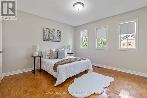 1050 Lonsdale Lane, Oakville (Iroquois Ridge North), ON - Indoor Photo Showing Bedroom