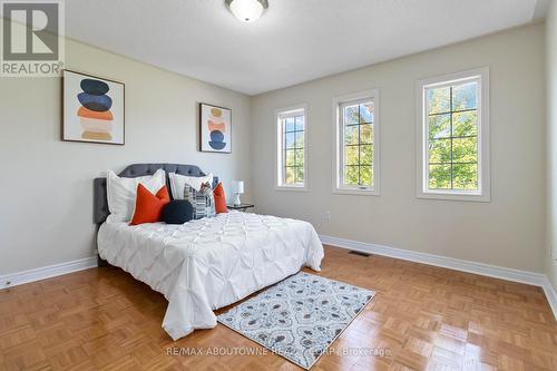 1050 Lonsdale Lane, Oakville (Iroquois Ridge North), ON - Indoor Photo Showing Bedroom