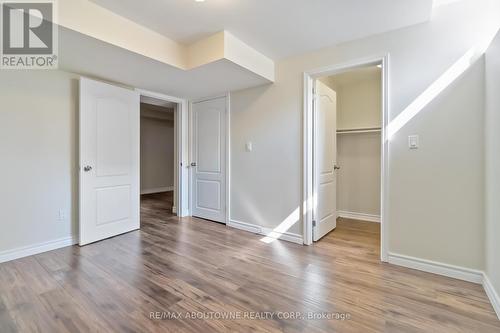 1050 Lonsdale Lane, Oakville (Iroquois Ridge North), ON - Indoor Photo Showing Other Room