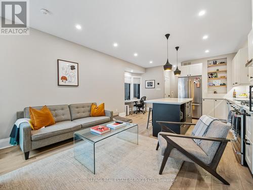 238 Garden Avenue, Toronto (High Park-Swansea), ON - Indoor Photo Showing Living Room