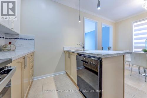 1328 Galesway Boulevard, Mississauga (East Credit), ON - Indoor Photo Showing Kitchen