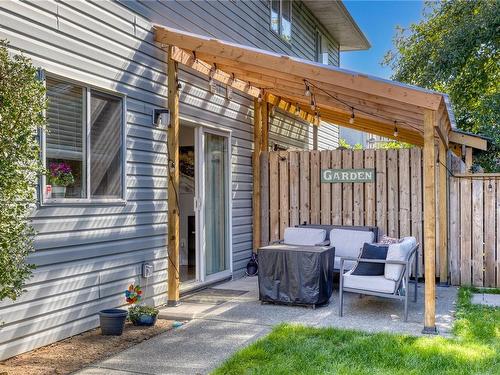 B-534 Ridge Rd, Campbell River, BC - Outdoor With Deck Patio Veranda With Exterior