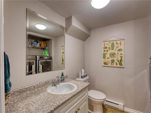 B-534 Ridge Rd, Campbell River, BC - Indoor Photo Showing Bathroom