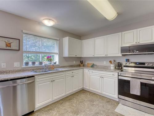 B-534 Ridge Rd, Campbell River, BC - Indoor Photo Showing Kitchen With Stainless Steel Kitchen With Double Sink