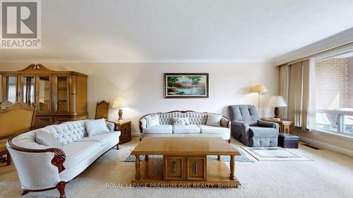 68 Mulholland Avenue, Toronto (Yorkdale-Glen Park), ON - Indoor Photo Showing Living Room