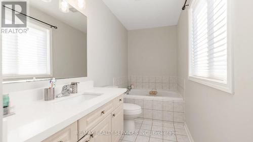 14 Wetmeadow Drive, Brampton (Fletcher'S Meadow), ON - Indoor Photo Showing Bathroom