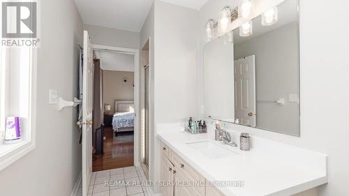 14 Wetmeadow Drive, Brampton (Fletcher'S Meadow), ON - Indoor Photo Showing Bathroom