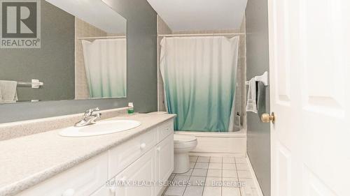 14 Wetmeadow Drive, Brampton (Fletcher'S Meadow), ON - Indoor Photo Showing Bathroom