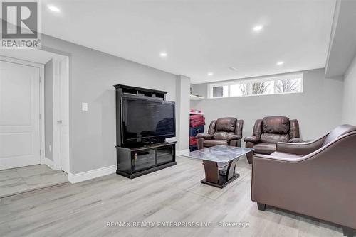 11 Ava Court, Brampton (Avondale), ON - Indoor