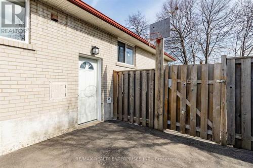 11 Ava Court, Brampton (Avondale), ON - Outdoor With Exterior