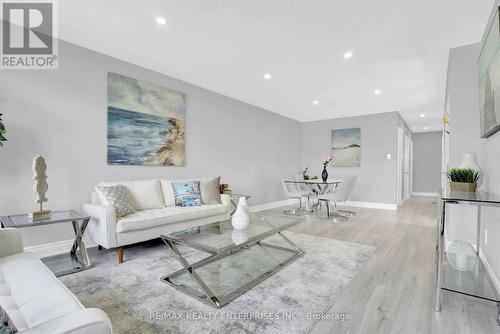 11 Ava Court, Brampton, ON - Indoor Photo Showing Living Room