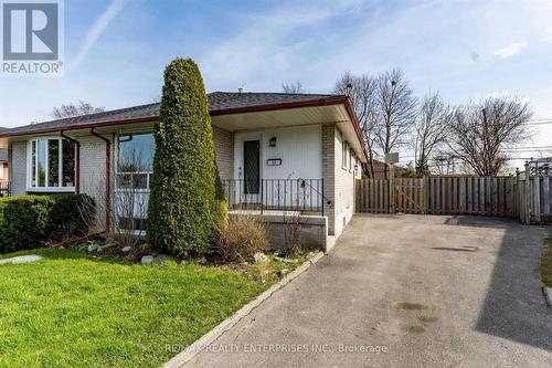 11 Ava Court, Brampton (Avondale), ON - Outdoor