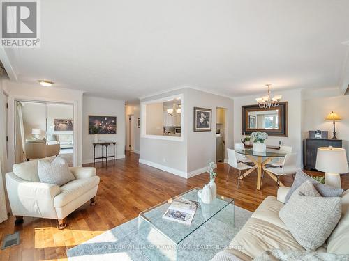 88 Wellesworth Drive, Toronto (Eringate-Centennial-West Deane), ON - Indoor Photo Showing Living Room