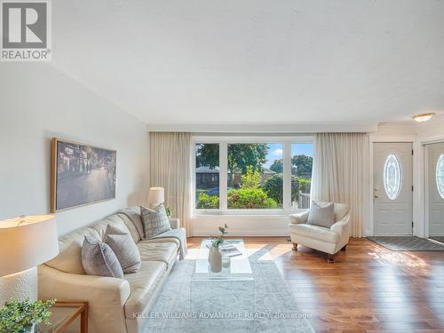 88 Wellesworth Drive, Toronto, ON - Indoor Photo Showing Living Room