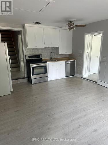 16 Scene Street, Halton Hills, ON - Indoor Photo Showing Kitchen