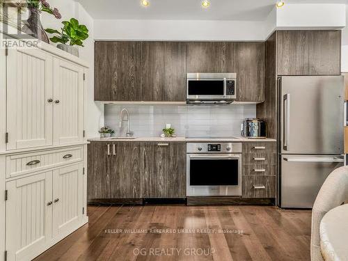 621 - 293 The Kingsway, Toronto, ON - Indoor Photo Showing Kitchen With Upgraded Kitchen