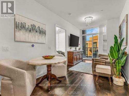 621 - 293 The Kingsway, Toronto (Edenbridge-Humber Valley), ON - Indoor Photo Showing Living Room