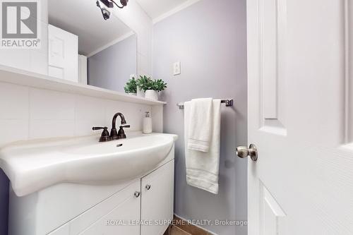 17 The Wishbone, Toronto (Brookhaven-Amesbury), ON - Indoor Photo Showing Bathroom