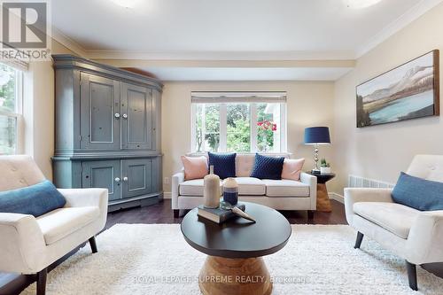 17 The Wishbone, Toronto (Brookhaven-Amesbury), ON - Indoor Photo Showing Living Room