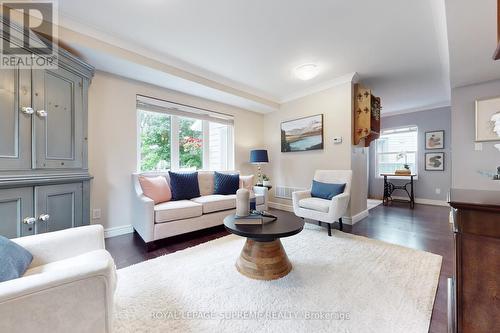 17 The Wishbone, Toronto, ON - Indoor Photo Showing Living Room