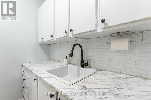 302 - 37 Mericourt Road, Hamilton, ON - Indoor Photo Showing Kitchen