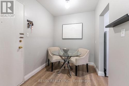 302 - 37 Mericourt Road, Hamilton, ON - Indoor Photo Showing Dining Room