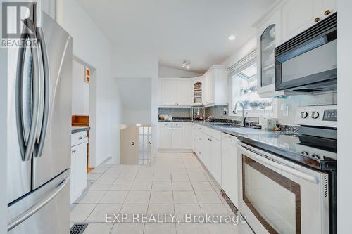 112 Buckingham Drive, Hamilton (Westcliffe), ON - Indoor Photo Showing Kitchen