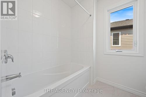 3117 Turner Crescent, London, ON - Indoor Photo Showing Bathroom