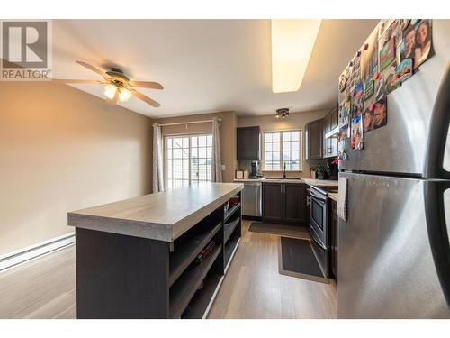 13-1876 Tranquille Rd, Kamloops, BC - Indoor Photo Showing Kitchen