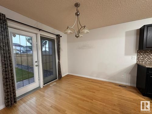 1569 37A Av Nw, Edmonton, AB - Indoor Photo Showing Other Room