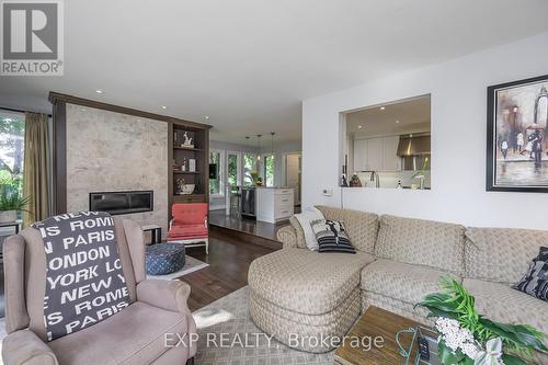 109 Parkview Drive, Thames Centre (Dorchester), ON - Indoor Photo Showing Living Room With Fireplace