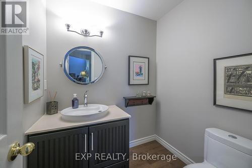 109 Parkview Drive, Thames Centre (Dorchester), ON - Indoor Photo Showing Bathroom