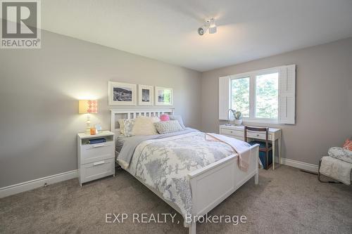 109 Parkview Drive, Thames Centre (Dorchester), ON - Indoor Photo Showing Bedroom