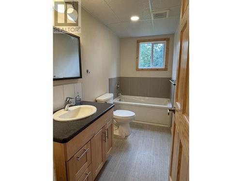 5111 Medeek Avenue, Terrace, BC - Indoor Photo Showing Bathroom