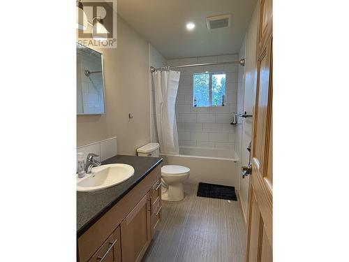 5111 Medeek Avenue, Terrace, BC - Indoor Photo Showing Bathroom