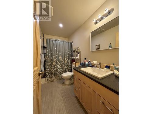 5111 Medeek Avenue, Terrace, BC - Indoor Photo Showing Bathroom