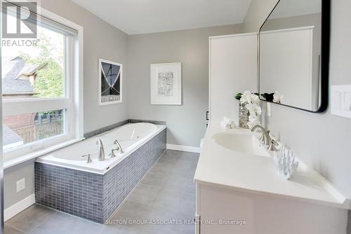 74 Shannon Street, Toronto (Trinity-Bellwoods), ON - Indoor Photo Showing Bathroom