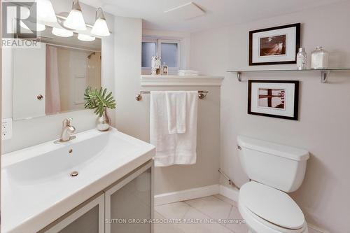 74 Shannon Street, Toronto, ON - Indoor Photo Showing Bathroom