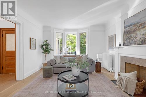 333 Brunswick Avenue, Toronto, ON - Indoor Photo Showing Living Room