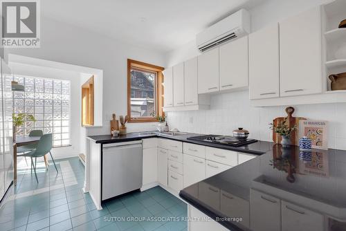 333 Brunswick Avenue, Toronto, ON - Indoor Photo Showing Kitchen