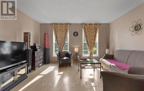 290 Chaleur Avenue, Oshawa (Lakeview), ON - Indoor Photo Showing Living Room